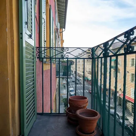 Cozy 2-room Next To The Port Nice