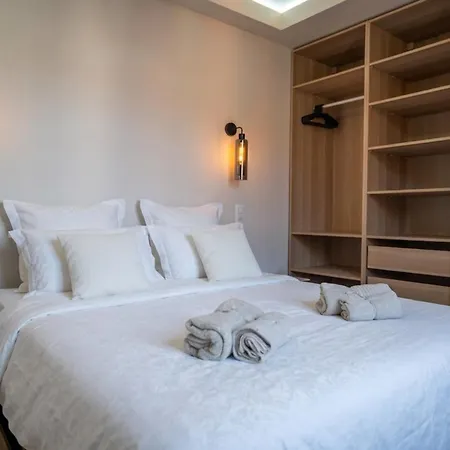 Cozy 2-room Next To The Port Nice